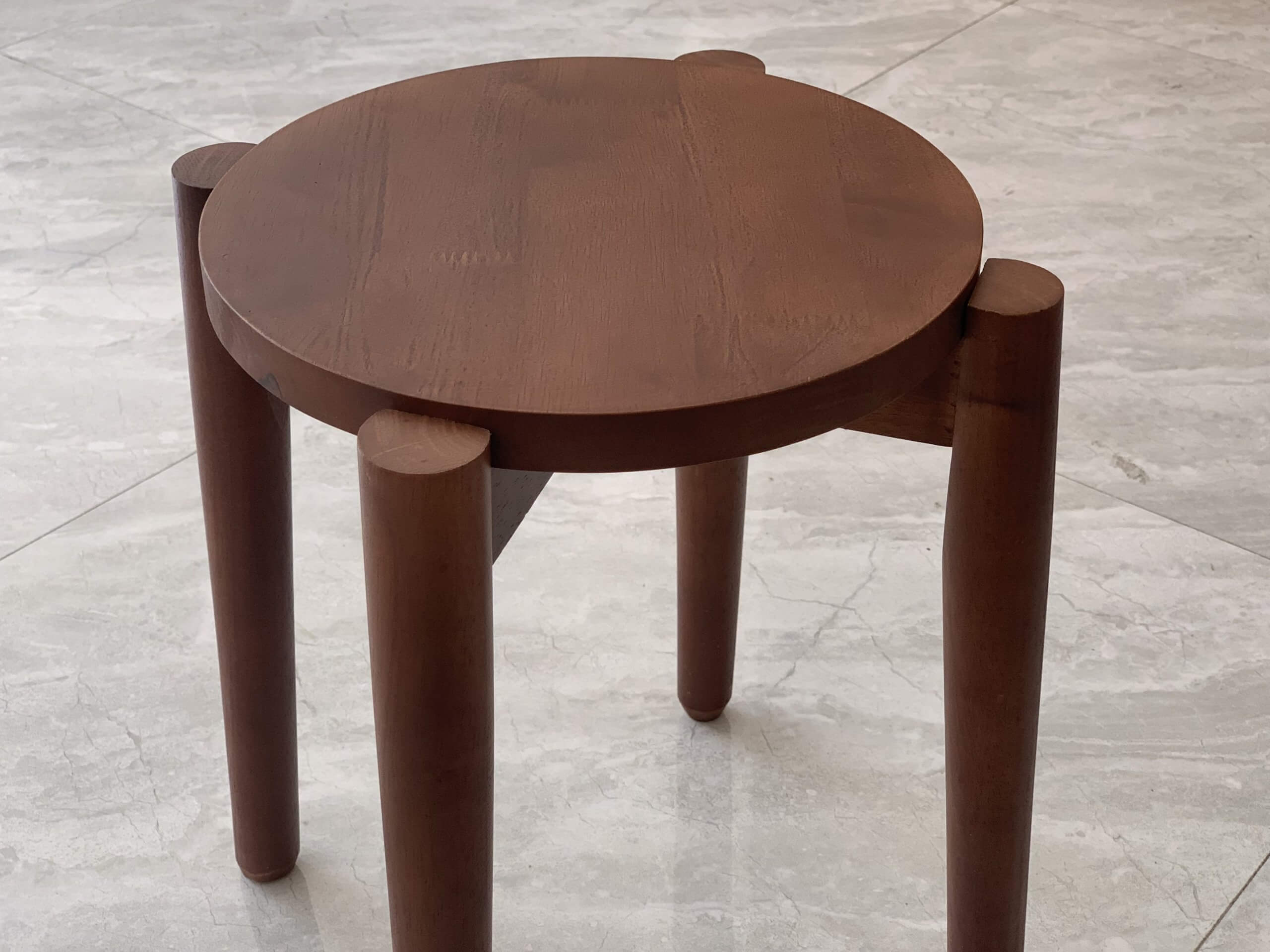 [Review] Ghế gỗ tự nhiên mặt tròn mua trên Shopee cho bàn làm việc, bàn trang điểm