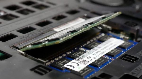 Máy tính laptop cần bao nhiêu RAM để chơi game : 8GB hay 24GB ?