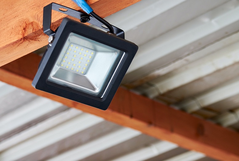 Kinh nghiệm mua Đèn rọi, đèn pha LED rọi xa ngoài trời và trong nhà