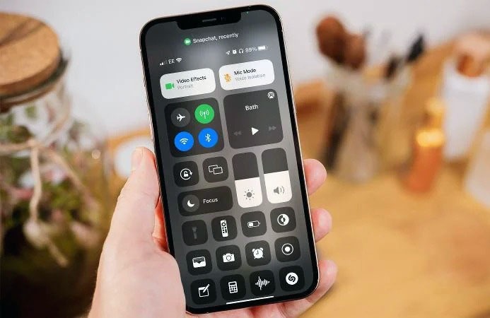 Cách làm mờ nền và lọc tạp âm video trên điện thoại iPhone chạy iOS 15