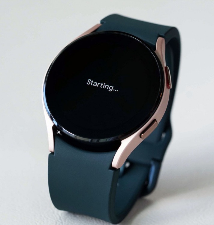 Có những tính năng gì trên đồng hồ thông minh Samsung Galaxy Watch Active 2?
