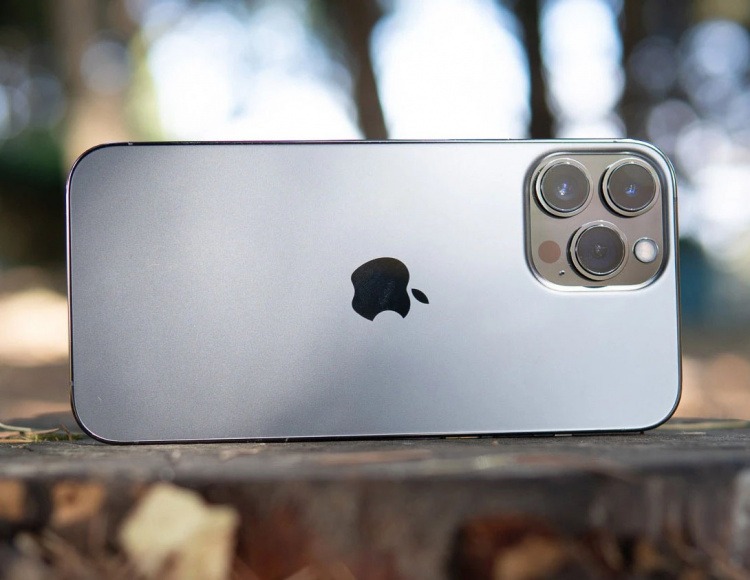 Đánh giá iPhone 13 Pro Max: pin khủng không thể tranh cãi