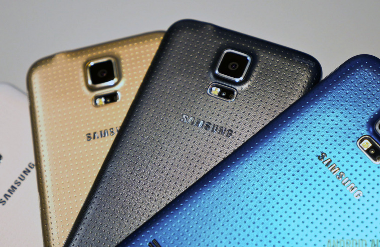 Giá các đời điện thoại Samsung Galaxy S thay đổi như thế nào trong những năm qua