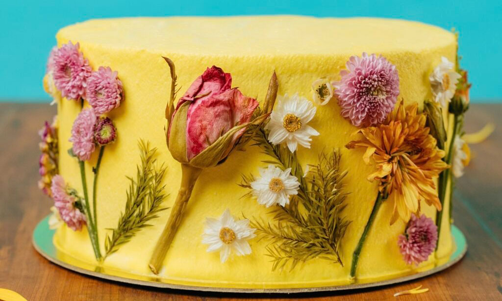 TOP 8 mẫu Bánh kem hoa tông màu vàng đẹp, đơn giản và quý phái
