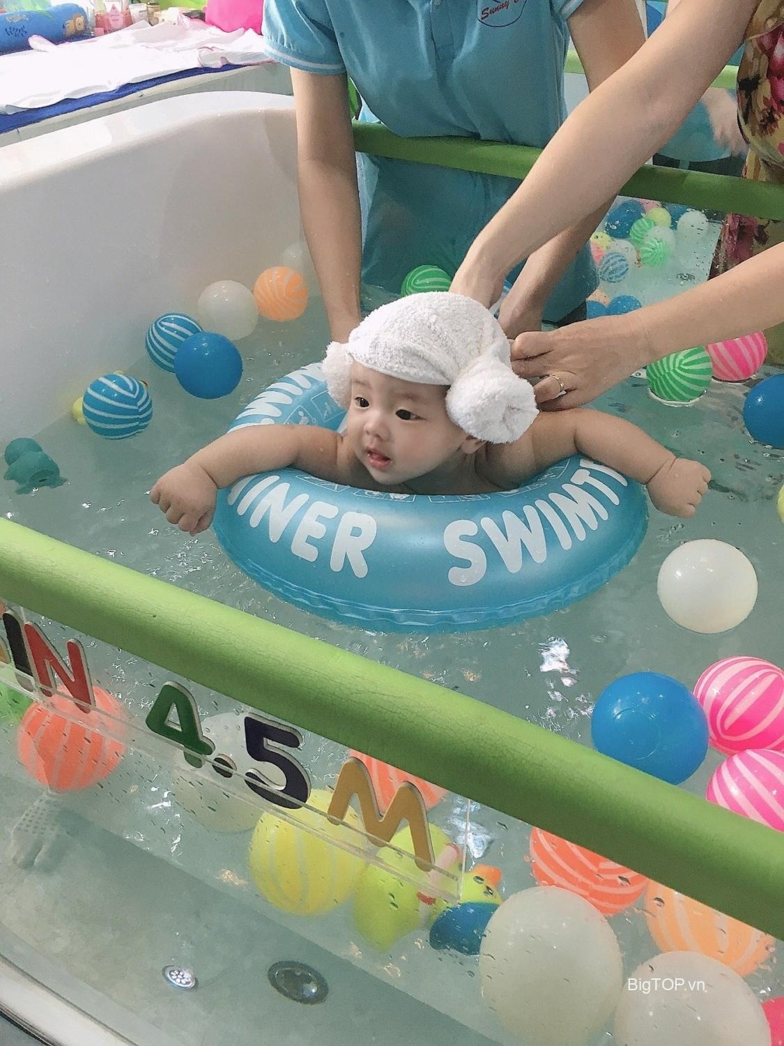 Cho bé bơi thủy liệu ở đâu tại Đà Nẵng ?